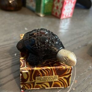 Vintage Avon Treasure Turtle Topaze Cologne 1 oz. in Original box